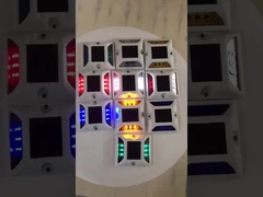 A104 40 টন সোলার চালিত রাস্তা স্টড অ্যালুমিনিয়াম উচ্চ দৃশ্যমানতা রাস্তা মার্কার হালকা